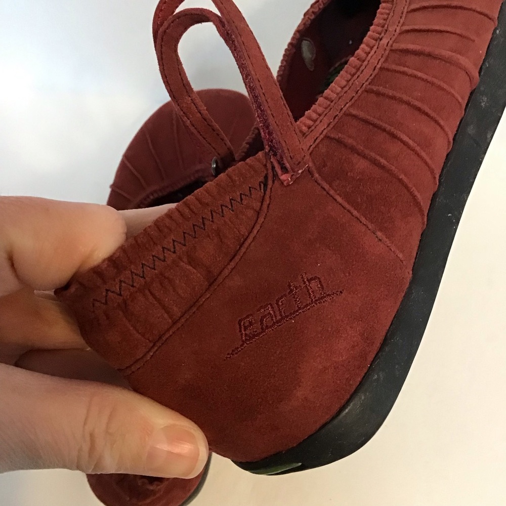 EARTH Women's Burgundy Red Suede Pleated MaryJane Flats Clogs 9 - Picture 6 of 8